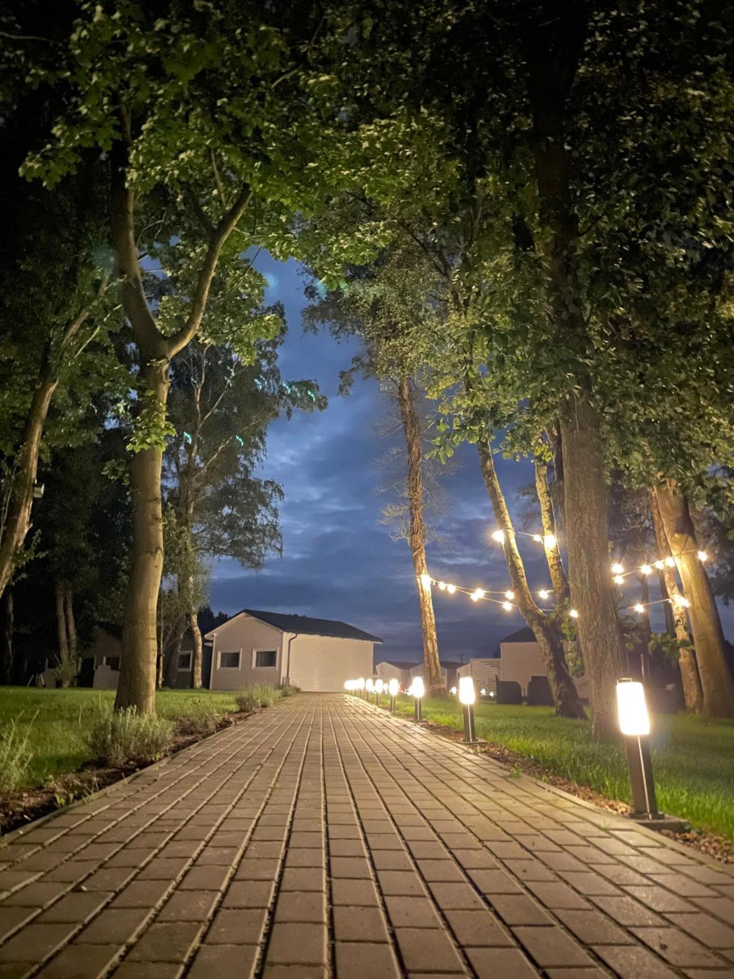 Lumi Resort Domki Letniskowe Z Podgrzewanym Basenem Реваль Екстер'єр фото